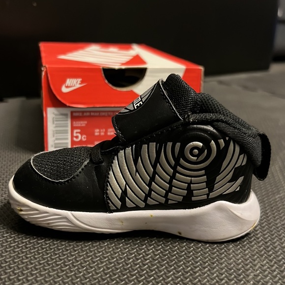 Infant Nike runners - Picture 3 of 3